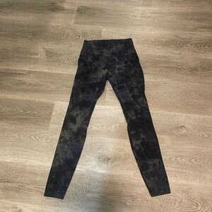 Lululemon High Rise Align 28” Green, Black and Navy Leggings Size 6